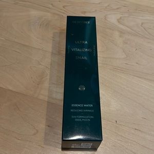 Dewytree ultra vitalizing snail essence water